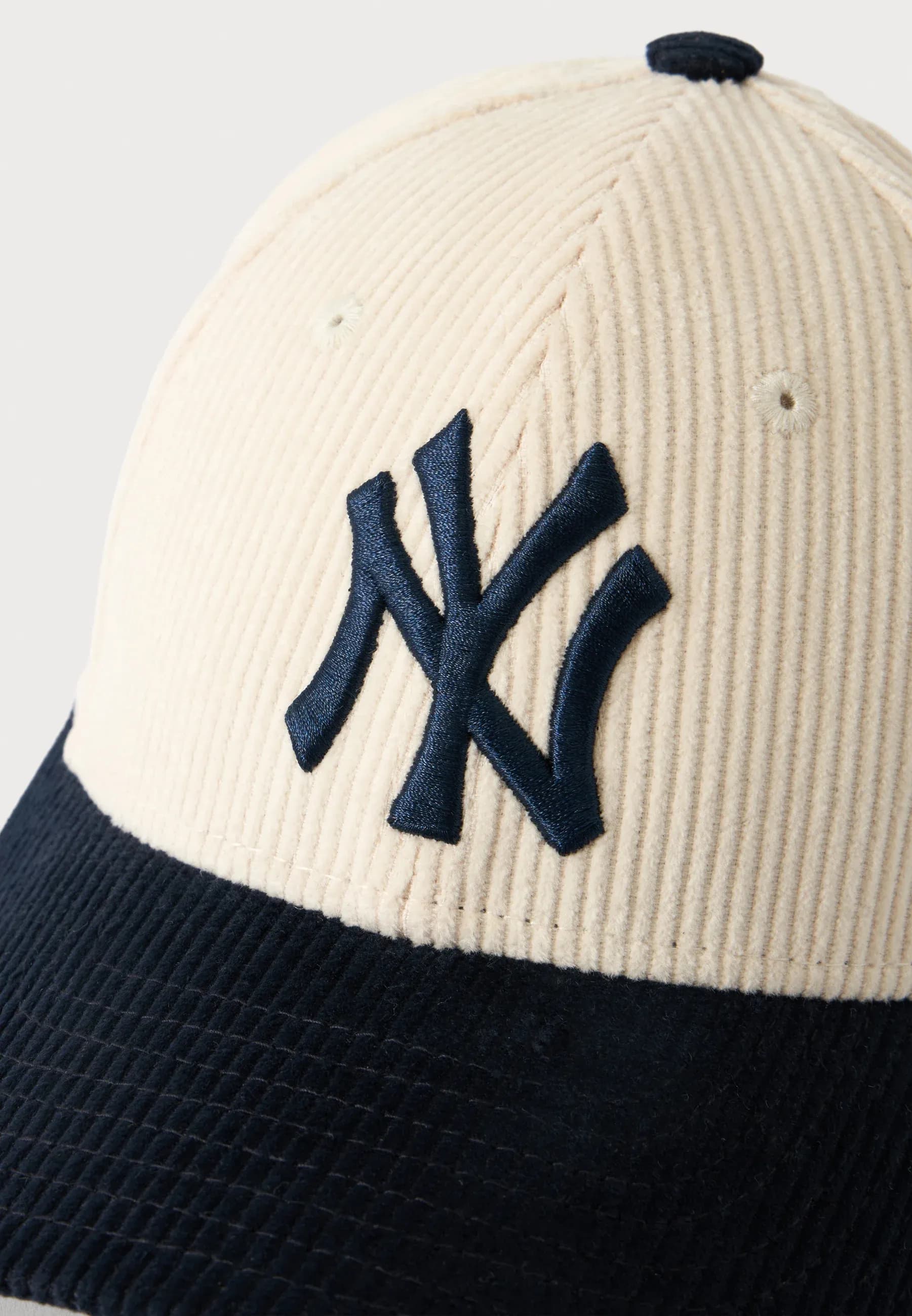 Coduroy Hats Are going To Be Popular This Fall & Winter